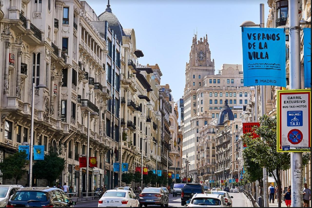 Atico Plaza Mayor - Vive La Esencia De La Ciudad マドリード エクステリア 写真